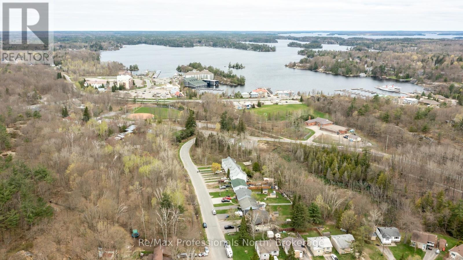 180 Fernwood Drive, Gravenhurst (Muskoka (S)), Ontario  P1P 1P4 - Photo 38 - X12141418