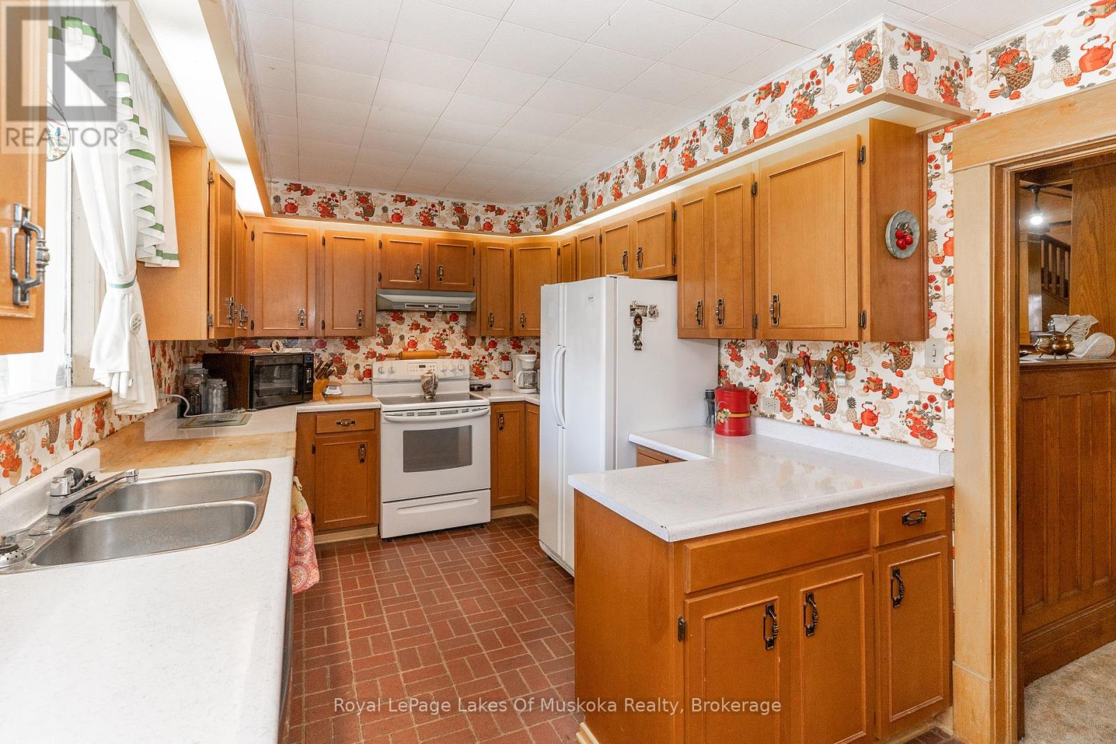 21 King Street, Huntsville, Ontario  P1H 1X6 - Photo 16 - X12141506
