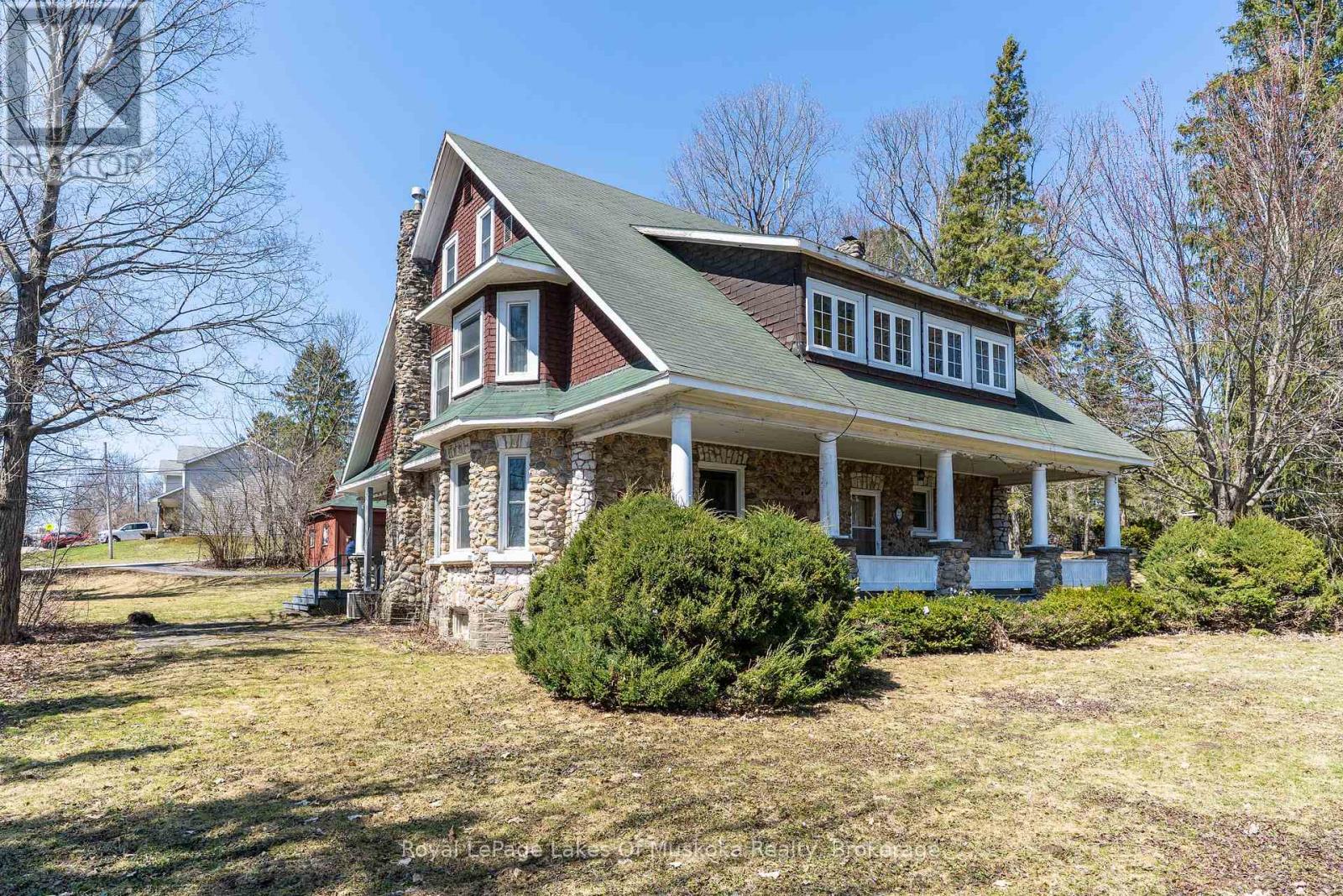 21 King Street, Huntsville, Ontario  P1H 1X6 - Photo 3 - X12141506