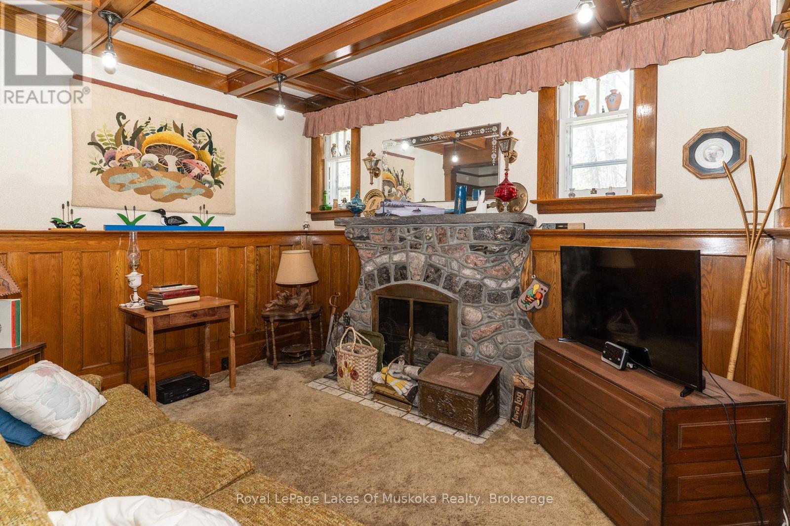 21 King Street, Huntsville, Ontario  P1H 1X6 - Photo 5 - X12141506