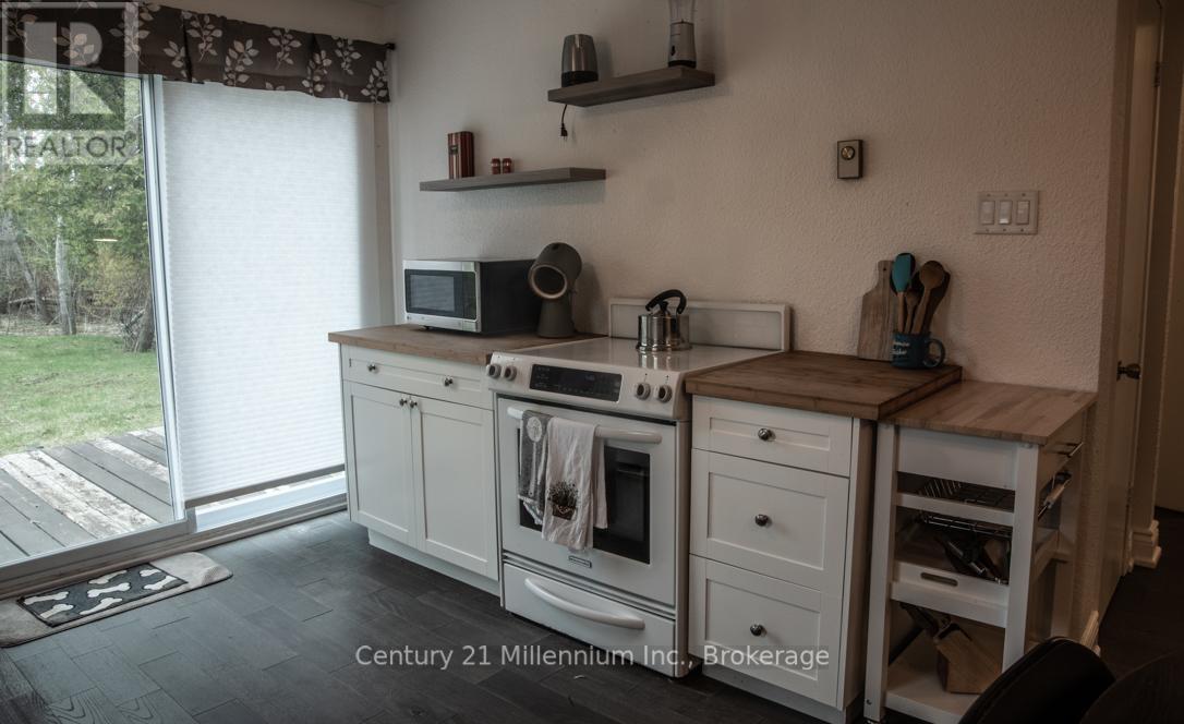 114 Chamonix Crescent, Blue Mountains, Ontario  L9Y 3Z2 - Photo 6 - X12141542