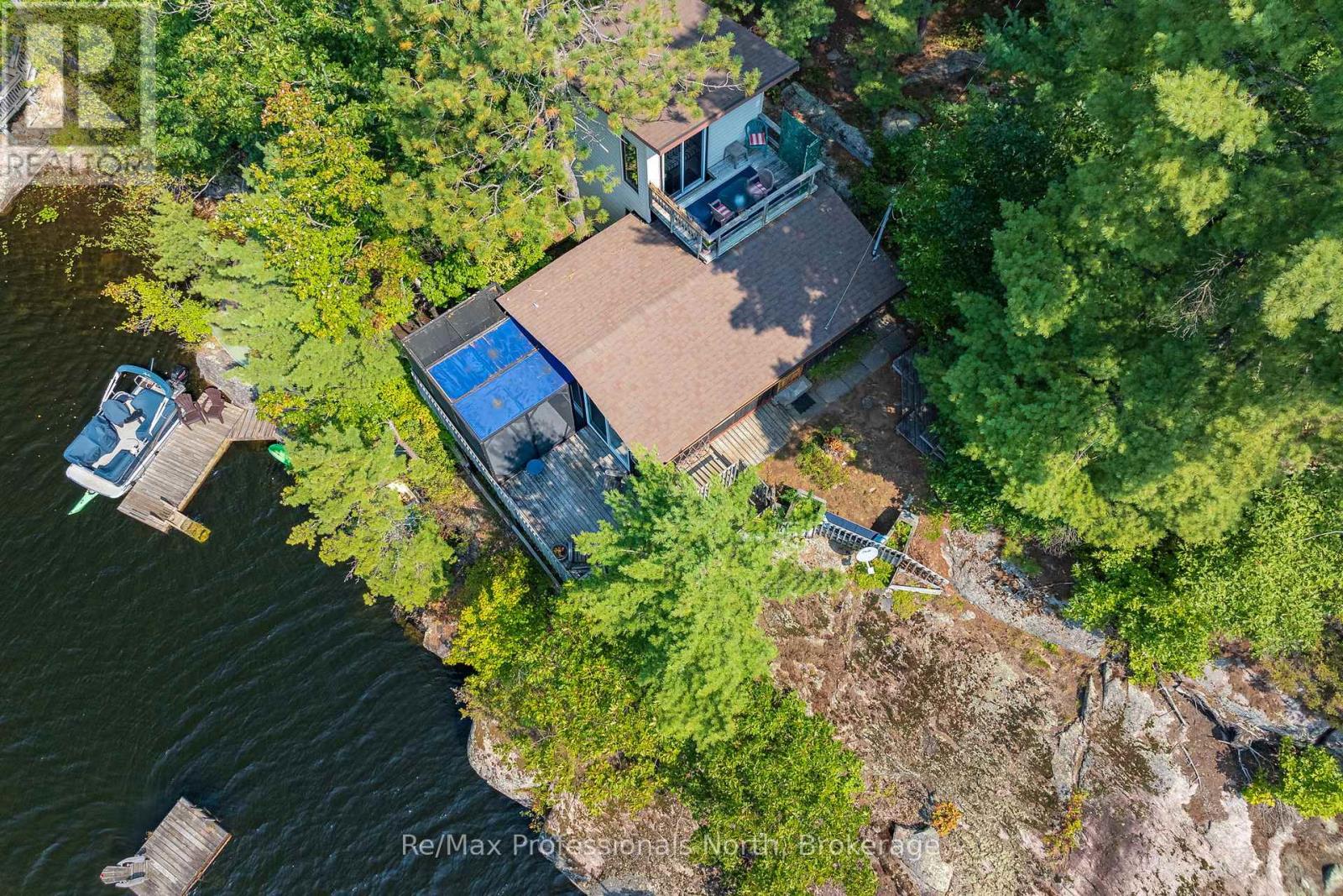 1118 Tomingas Road, Gravenhurst, Ontario  P1P 0G3 - Photo 7 - X12141545