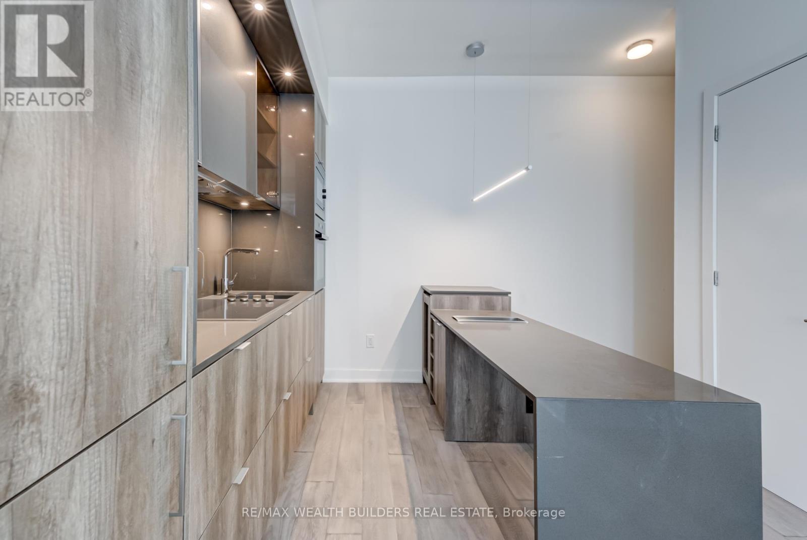 4205 - 11 Yorkville Avenue, Toronto (Annex), Ontario  M4W 0B7 - Photo 18 - C12129950