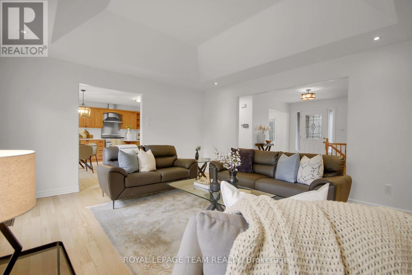 5719 Stuewe Drive, Ottawa, Ontario  K4M 1L2 - Photo 15 - X12141428