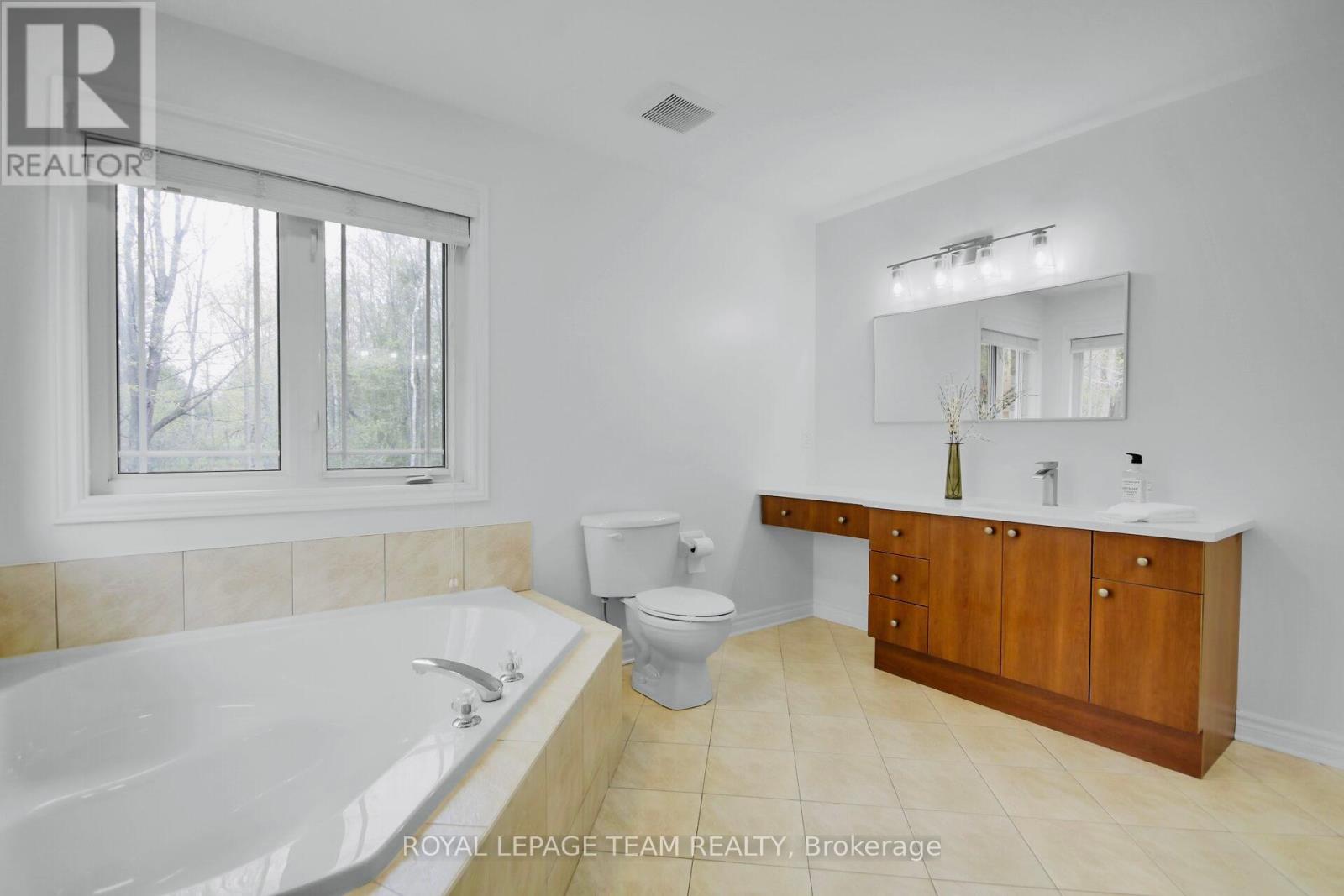 5719 Stuewe Drive, Ottawa, Ontario  K4M 1L2 - Photo 21 - X12141428