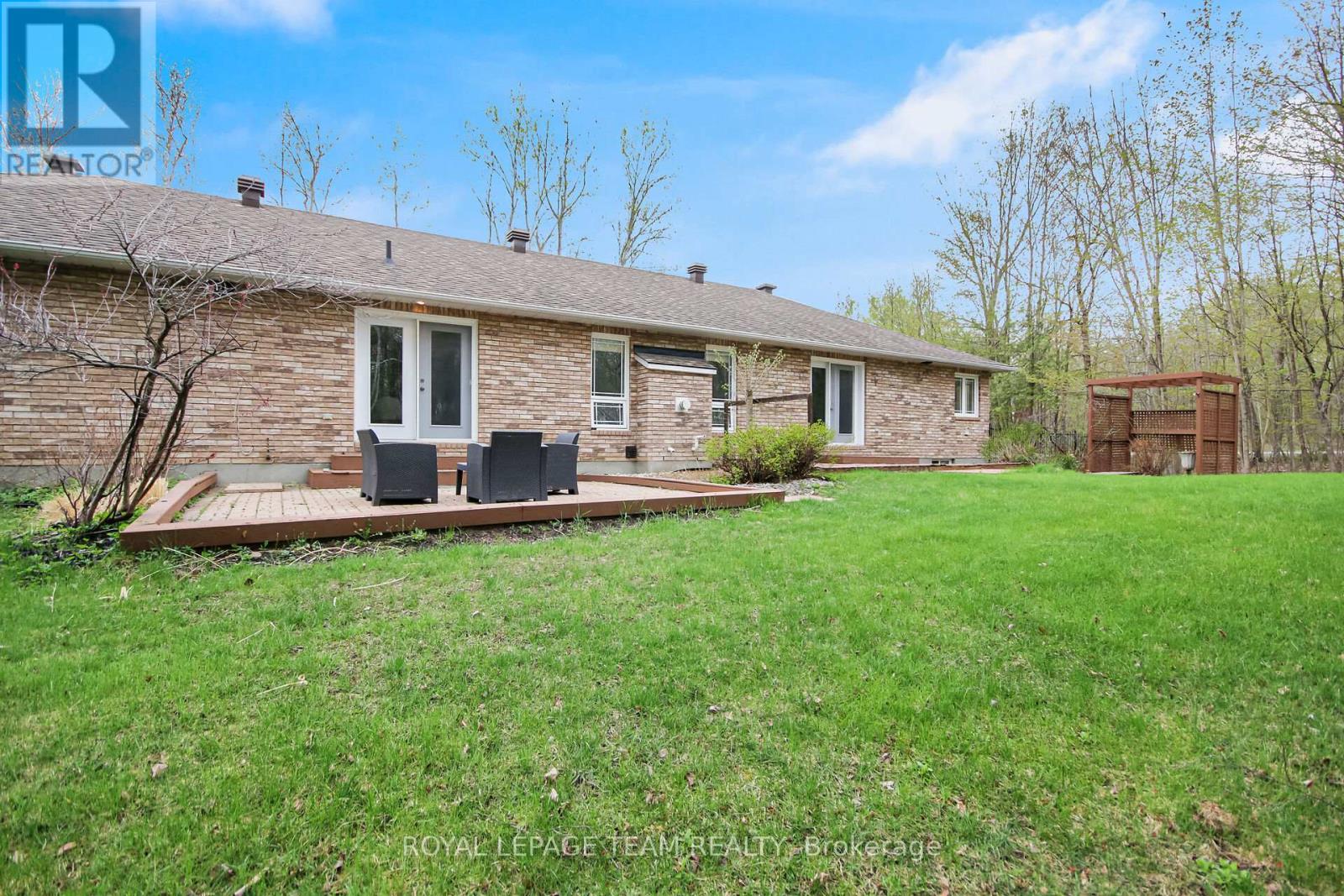 5719 Stuewe Drive, Ottawa, Ontario  K4M 1L2 - Photo 41 - X12141428
