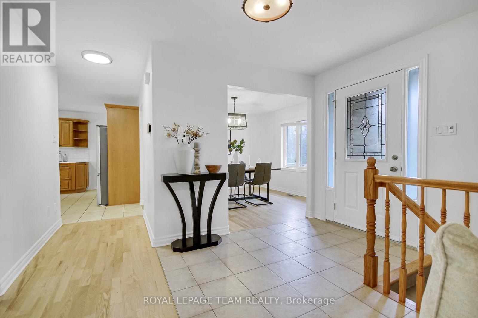 5719 Stuewe Drive, Ottawa, Ontario  K4M 1L2 - Photo 7 - X12141428