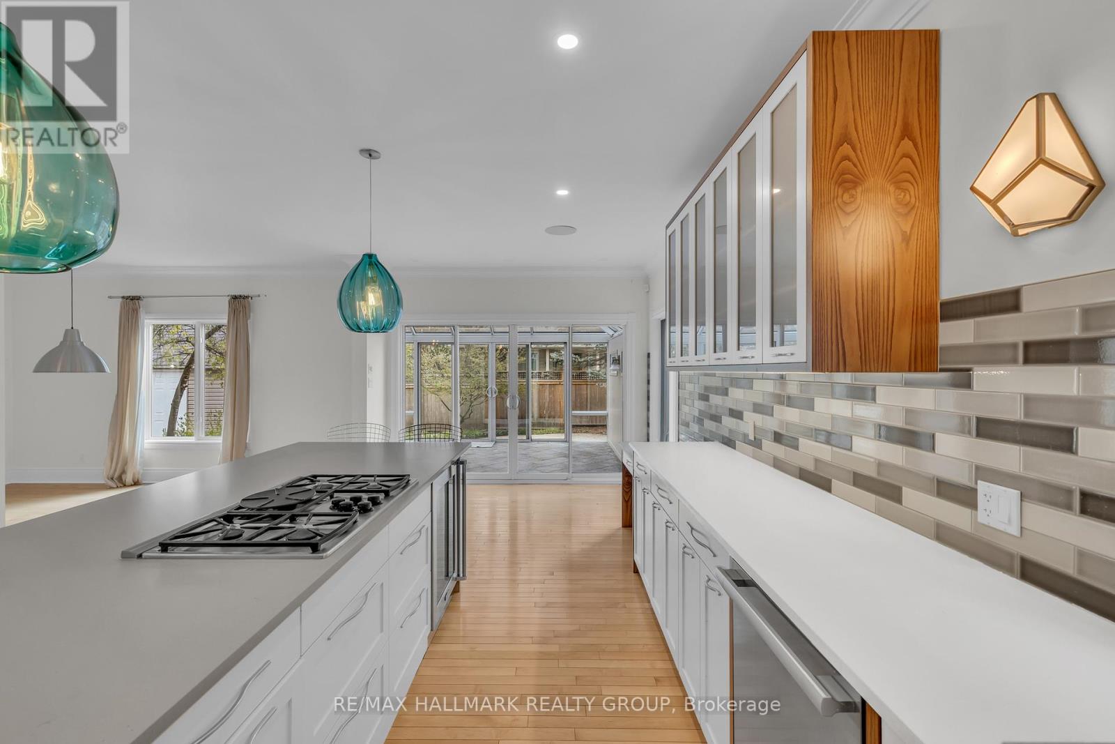 221 Bradford Street, Ottawa, Ontario  K2B 5Z5 - Photo 11 - X12141501