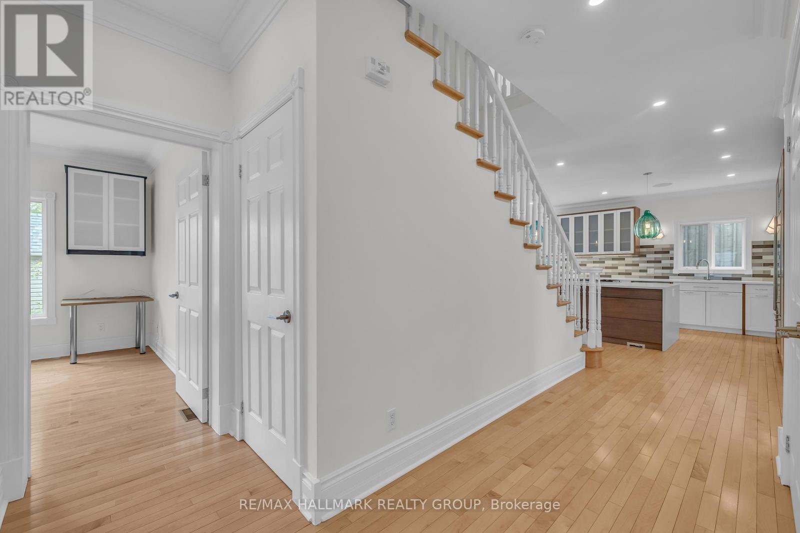 221 Bradford Street, Ottawa, Ontario  K2B 5Z5 - Photo 23 - X12141501