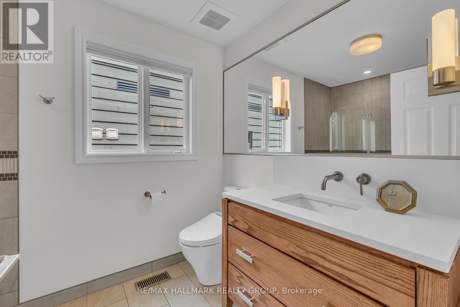 221 Bradford Street, Ottawa, Ontario  K2B 5Z5 - Photo 44 - X12141501