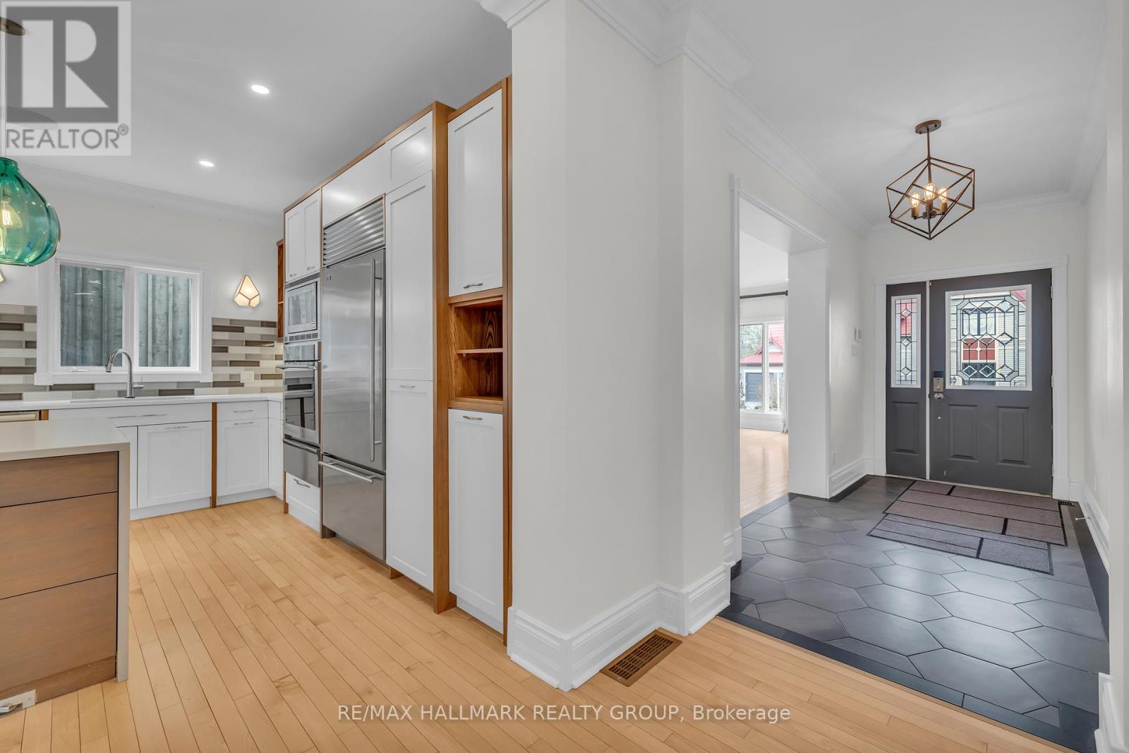 221 Bradford Street, Ottawa, Ontario  K2B 5Z5 - Photo 7 - X12141501