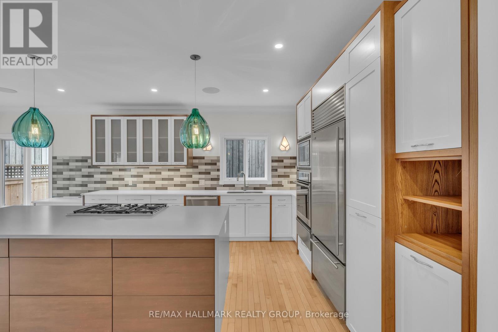 221 Bradford Street, Ottawa, Ontario  K2B 5Z5 - Photo 8 - X12141501