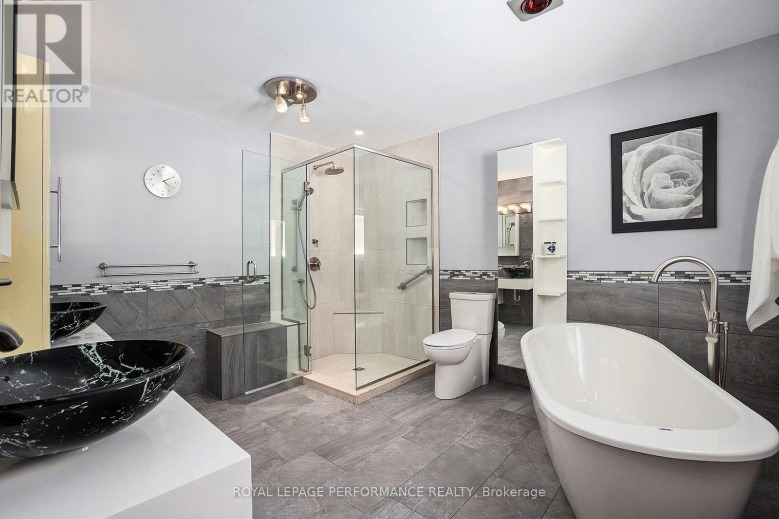 56 Ipswich Terrace, Ottawa, Ontario  K2K 2R3 - Photo 17 - X12141543
