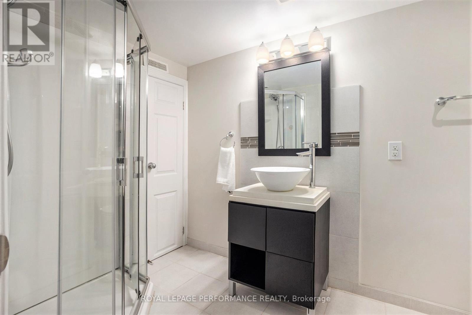 56 Ipswich Terrace, Ottawa, Ontario  K2K 2R3 - Photo 25 - X12141543