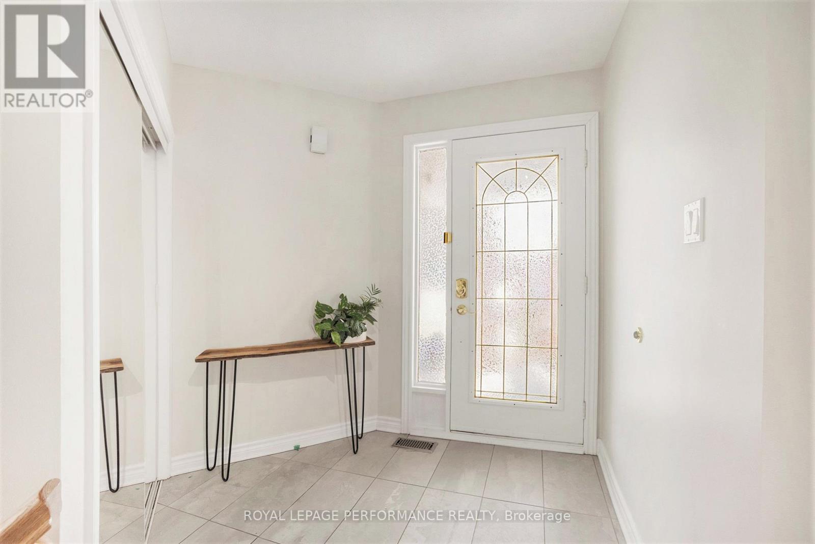 56 Ipswich Terrace, Ottawa, Ontario  K2K 2R3 - Photo 28 - X12141543