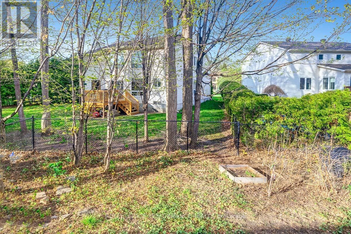 56 Ipswich Terrace, Ottawa, Ontario  K2K 2R3 - Photo 32 - X12141543