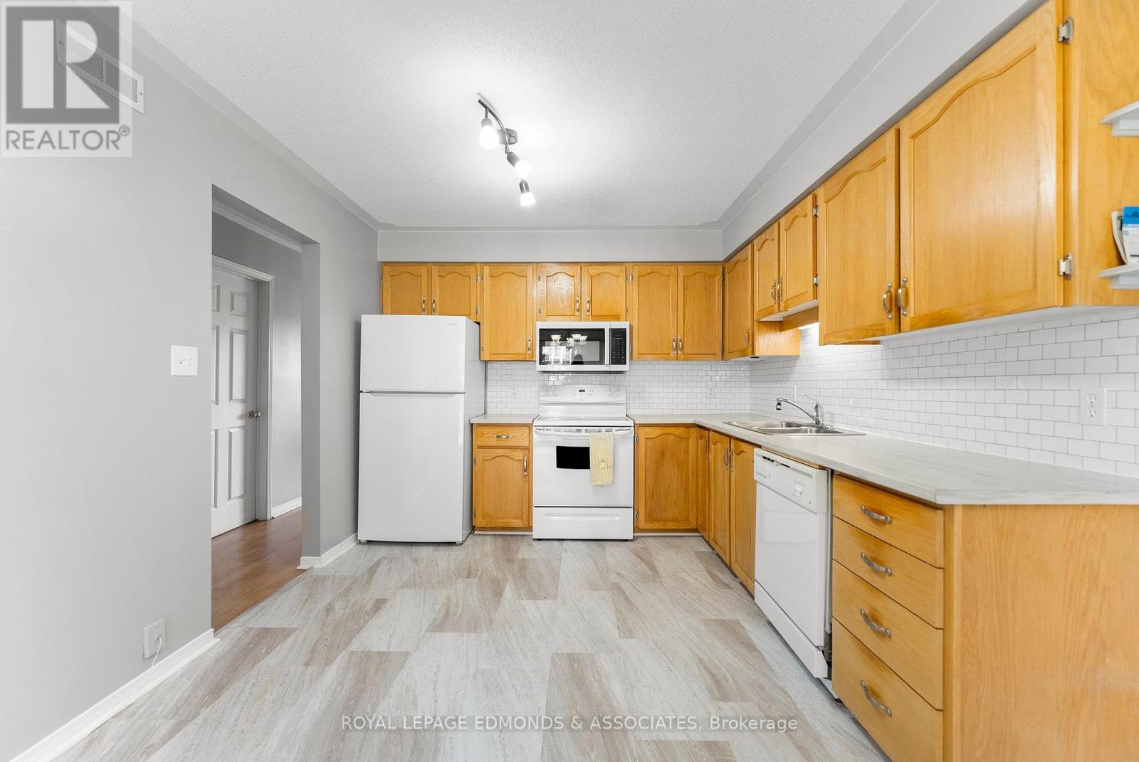 310 Matheson Drive, Pembroke, Ontario  K8A 8M2 - Photo 7 - X12141498