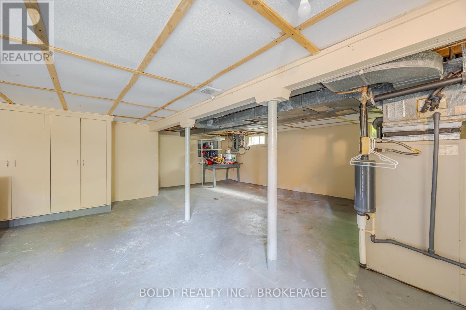 336 Carlton Street, St. Catharines, Ontario  L2N 1C4 - Photo 11 - X12141514