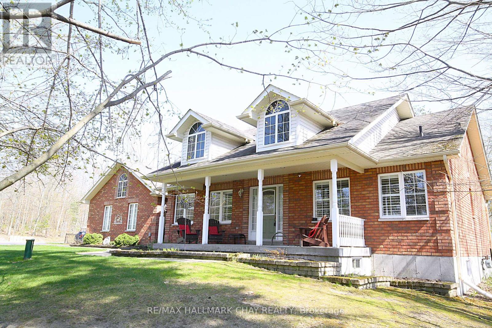 Property at 2 PINEVIEW DRIVE image 2