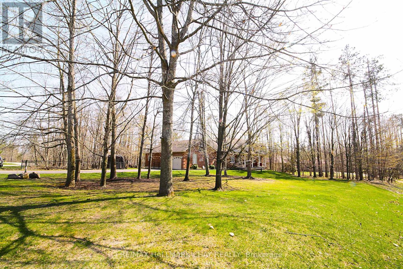 2 Pineview Drive, Oro-Medonte, Ontario  L0L 2L0 - Photo 3 - S11912237