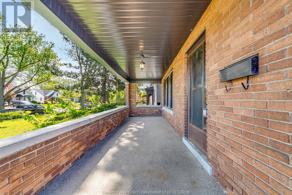 Property at 831 SAINT MARYS image 4