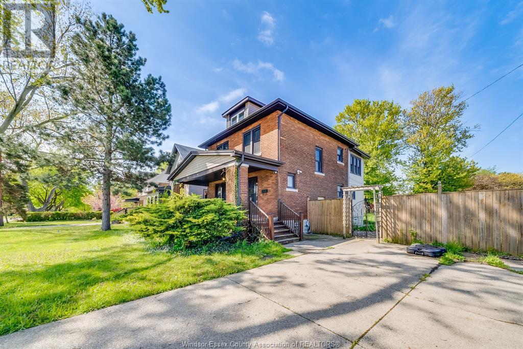 Property at 831 SAINT MARYS image 3