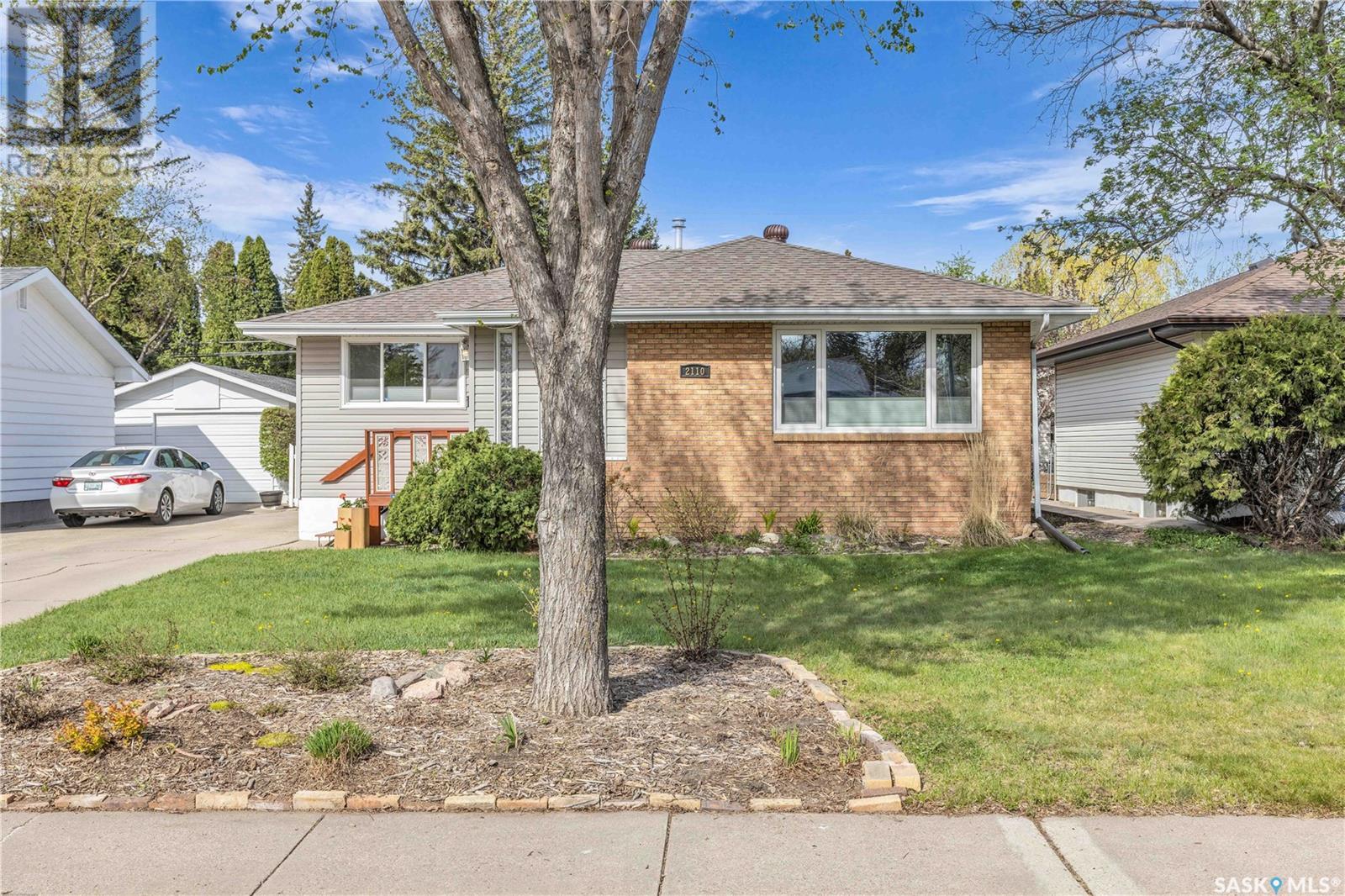 Property at 2110 Cairns AVENUE image 2