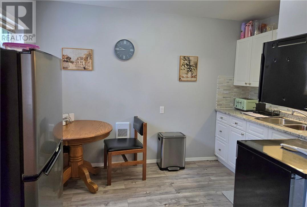 83 Robinson Street W, Little Current, Ontario  P0P 1K0 - Photo 15 - 2121388