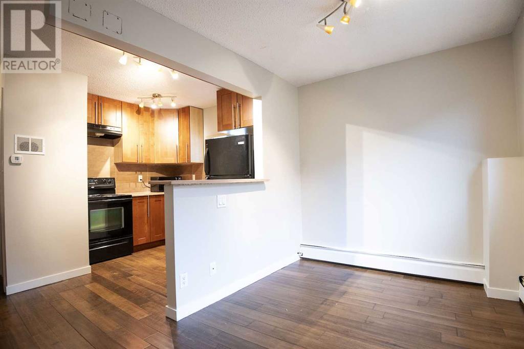 Property at 14, 2407 17 Street SW image 5