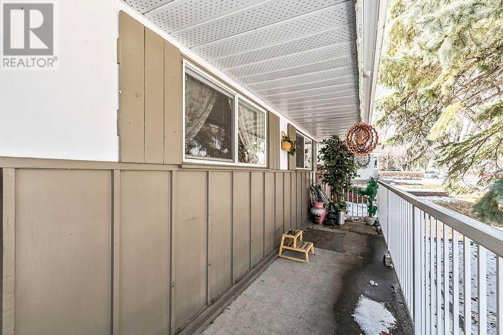 Property at 74 Armstrong Crescent SE image 4