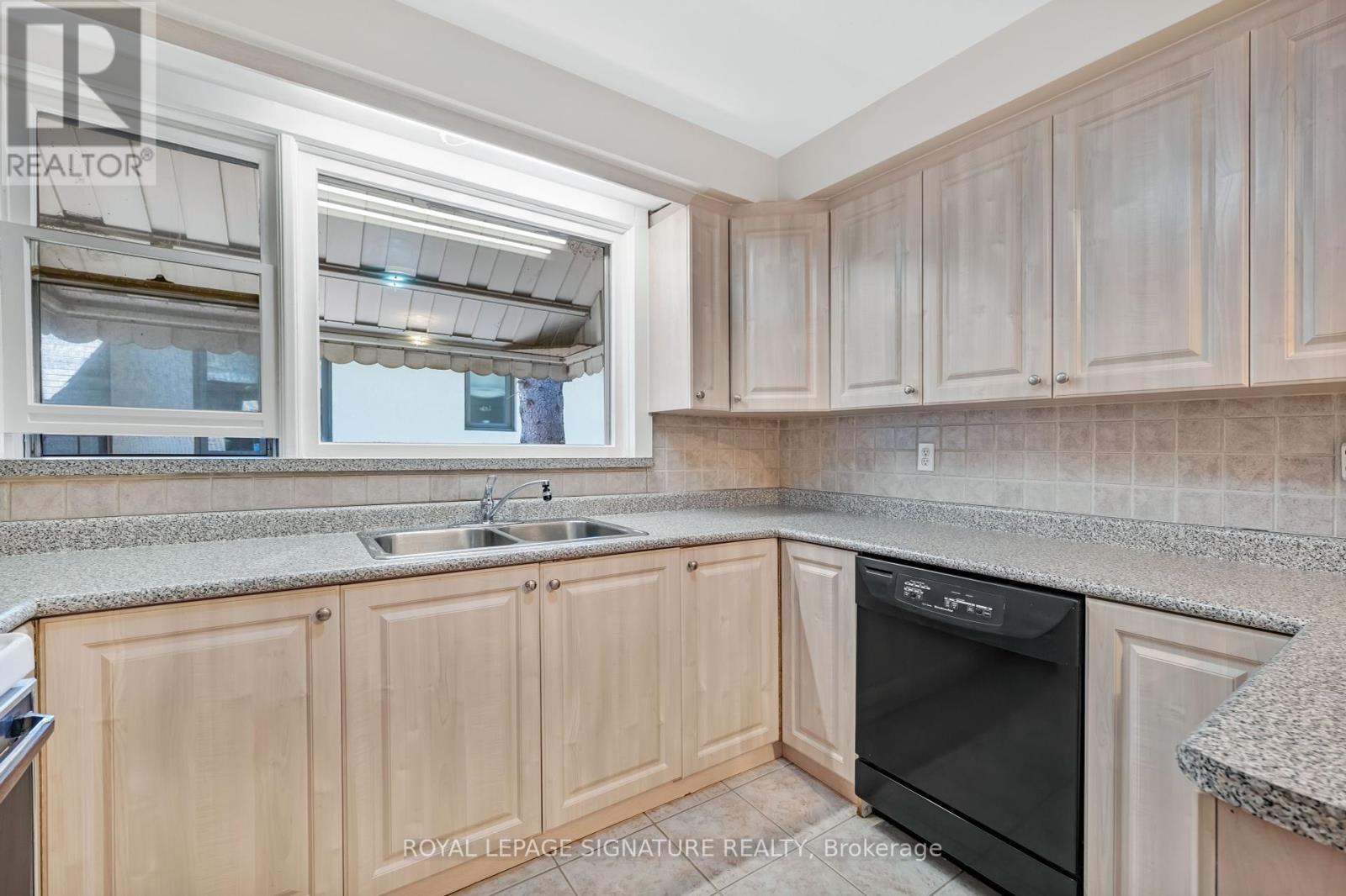 39 Viamede Crescent, Toronto, Ontario  M2K 2A7 - Photo 11 - C12141331