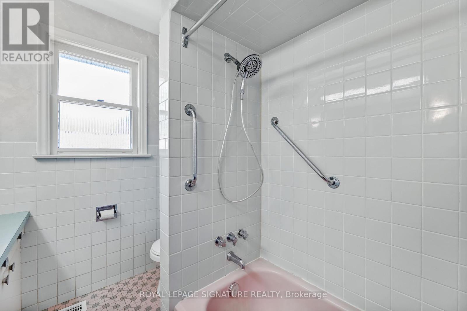 39 Viamede Crescent, Toronto, Ontario  M2K 2A7 - Photo 19 - C12141331