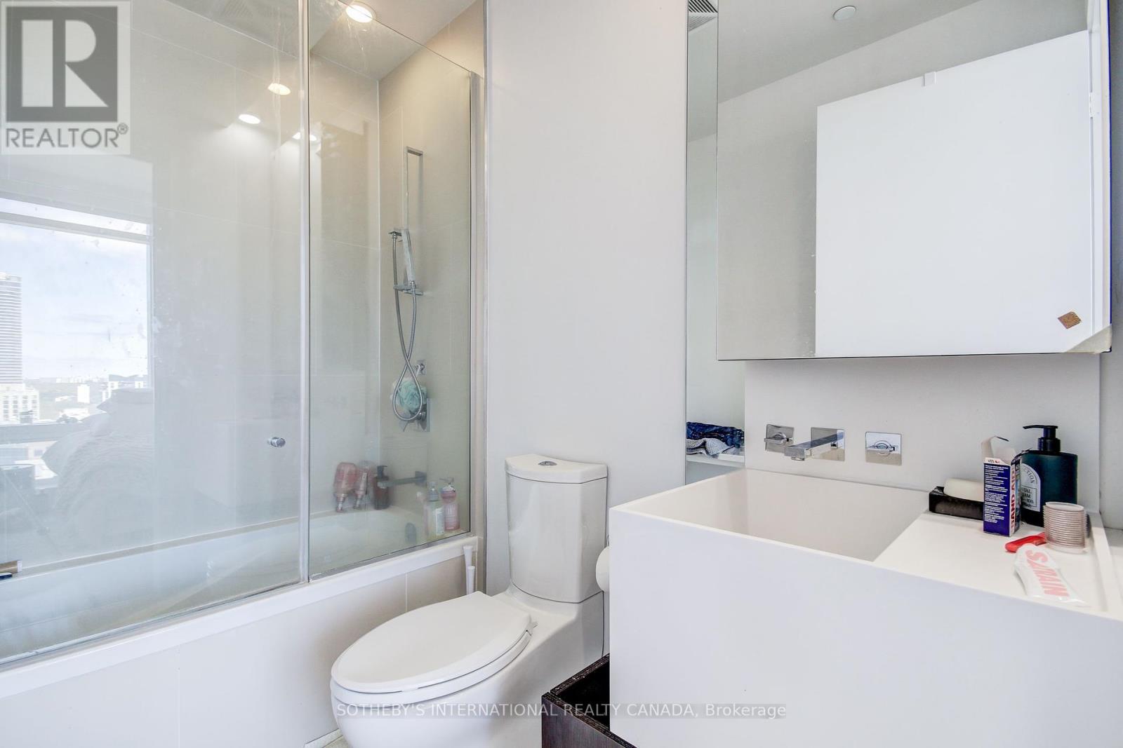 2504 - 1 Bloor Street E, Toronto, Ontario  M4W 0A8 - Photo 13 - C12141347
