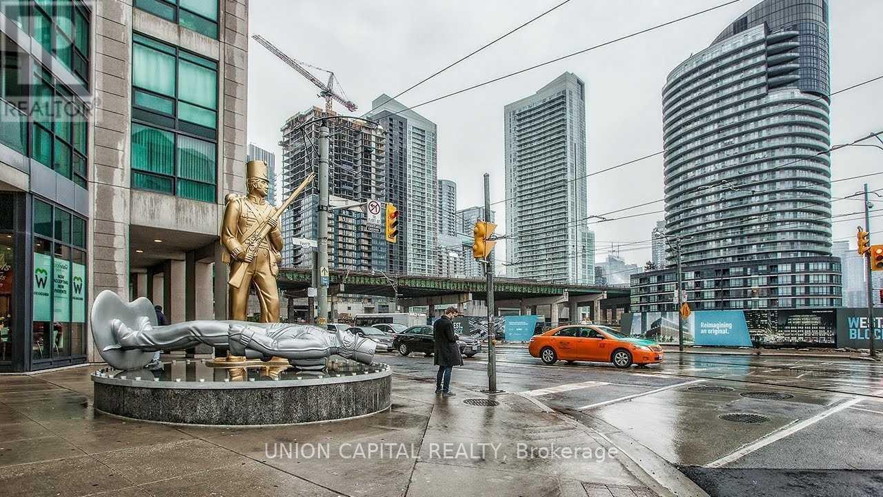 2611 - 600 Fleet Street, Toronto, Ontario  M5V 1B7 - Photo 11 - C12141355