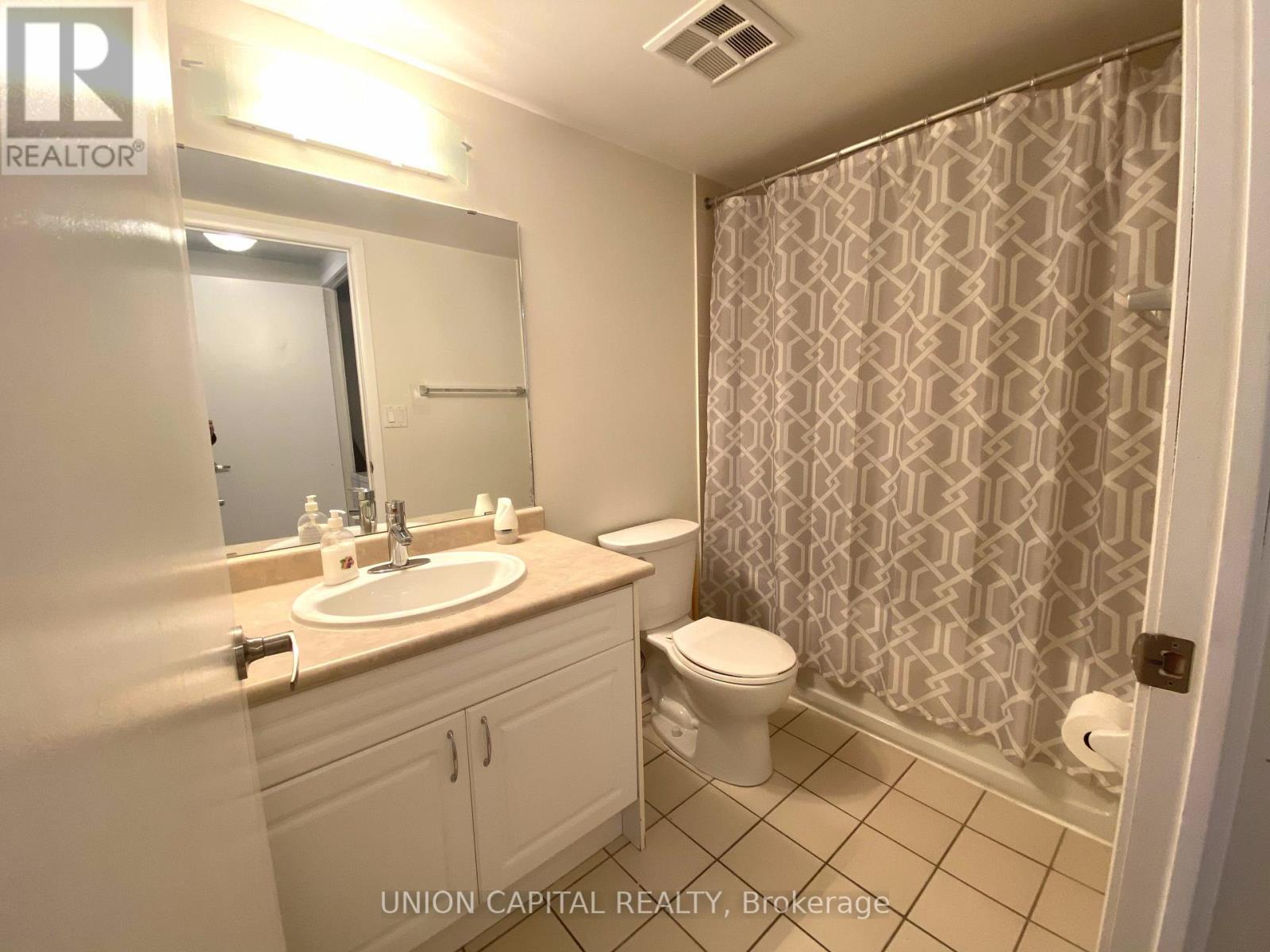2611 - 600 Fleet Street, Toronto, Ontario  M5V 1B7 - Photo 4 - C12141355