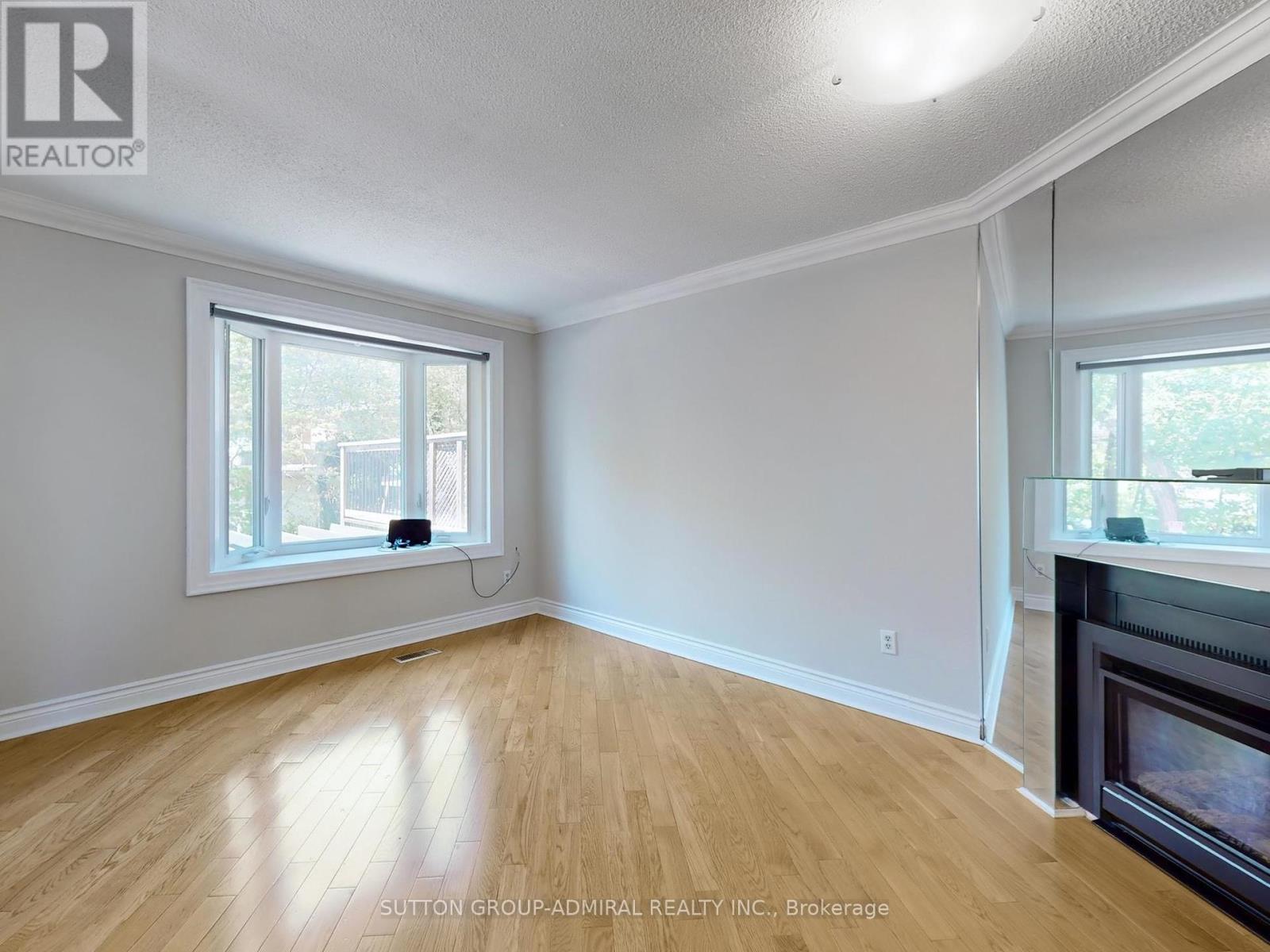Property at 248 GLENGROVE AVENUE W image 5