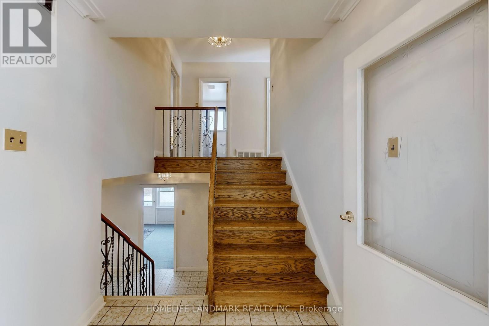 6 Morewood Crescent, Toronto (Bayview Village), Ontario  M2K 1L7 - Photo 18 - C12141471