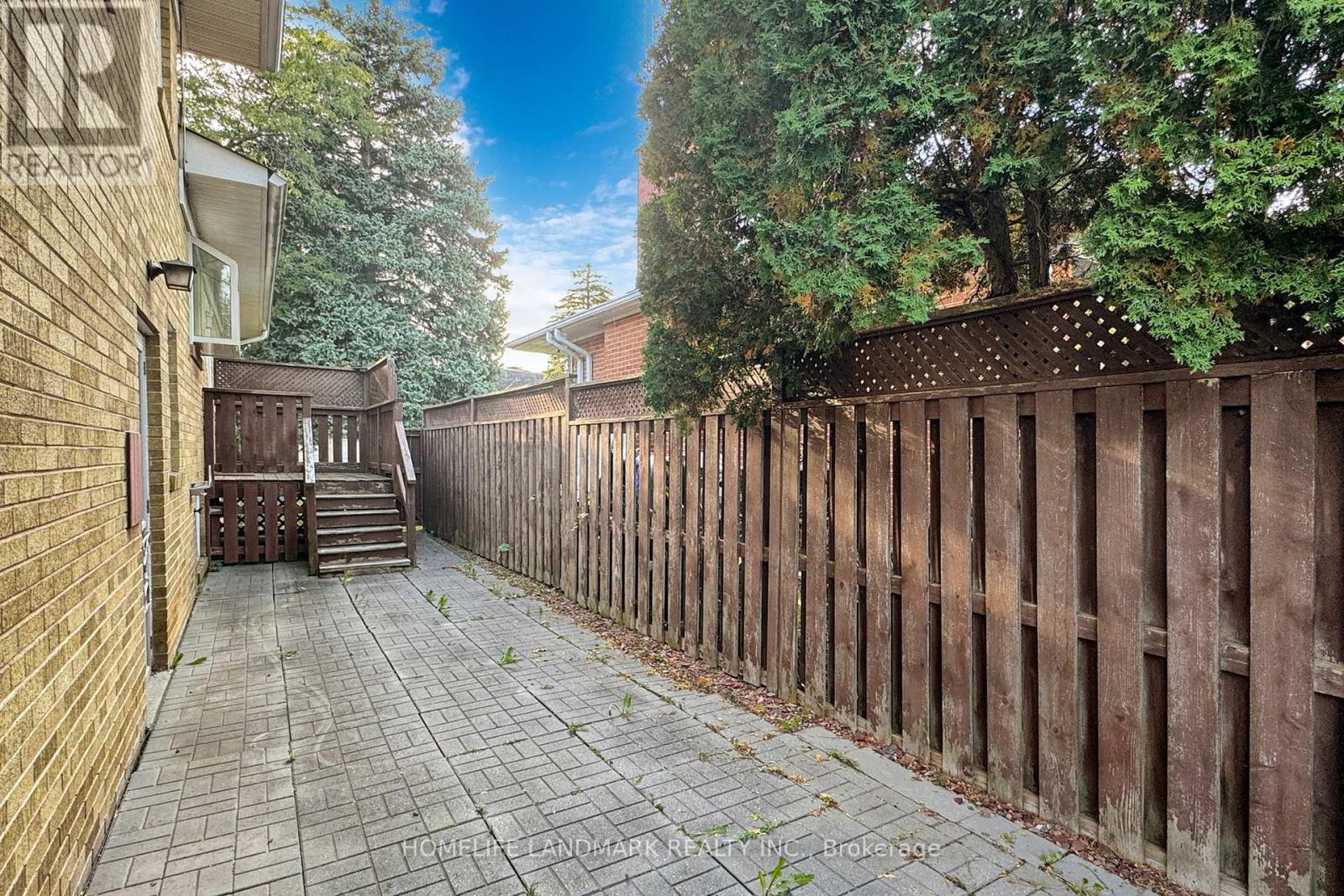 6 Morewood Crescent, Toronto (Bayview Village), Ontario  M2K 1L7 - Photo 38 - C12141471