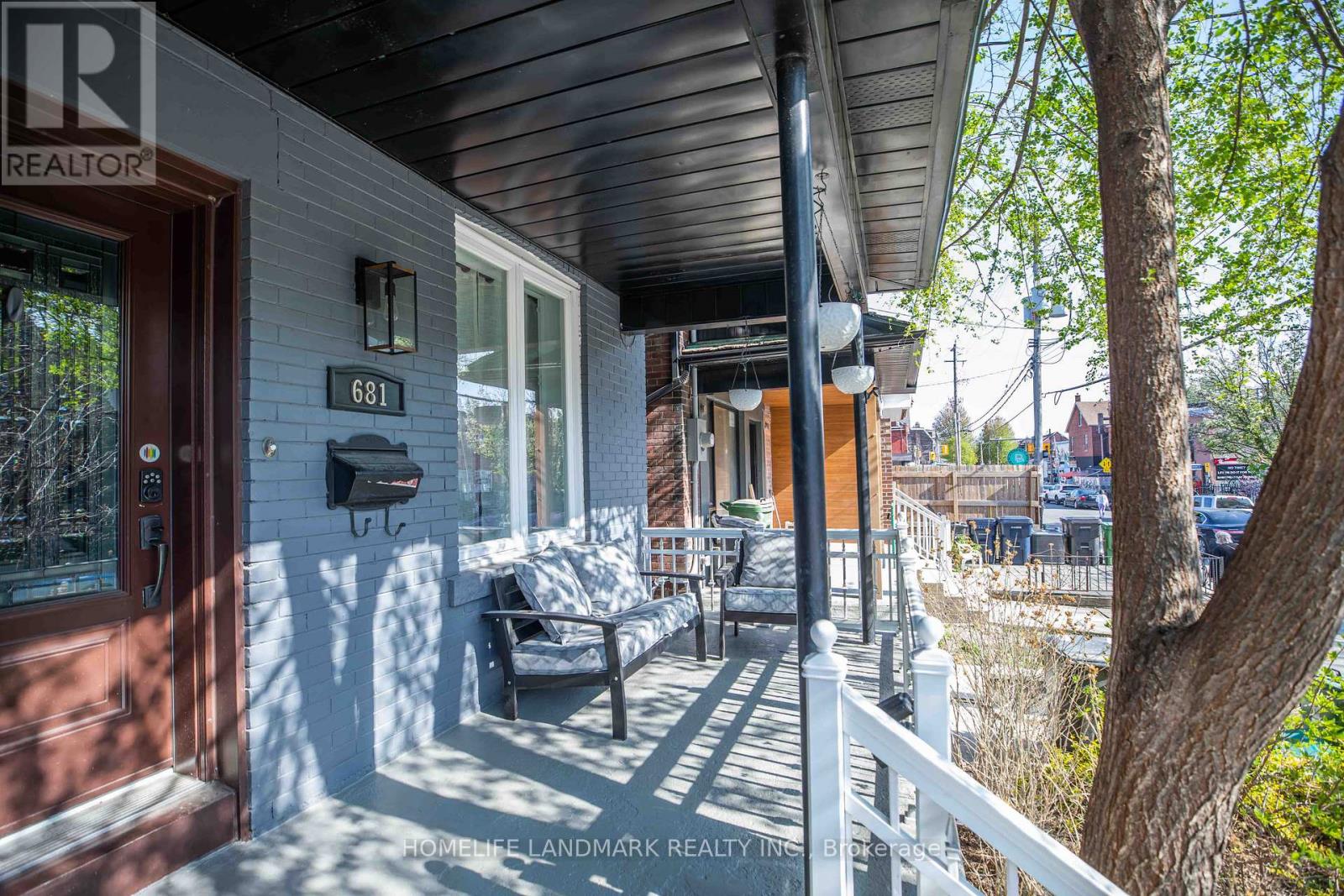 681 Manning Avenue, Toronto (Annex), Ontario  M6G 2W3 - Photo 2 - C12141476