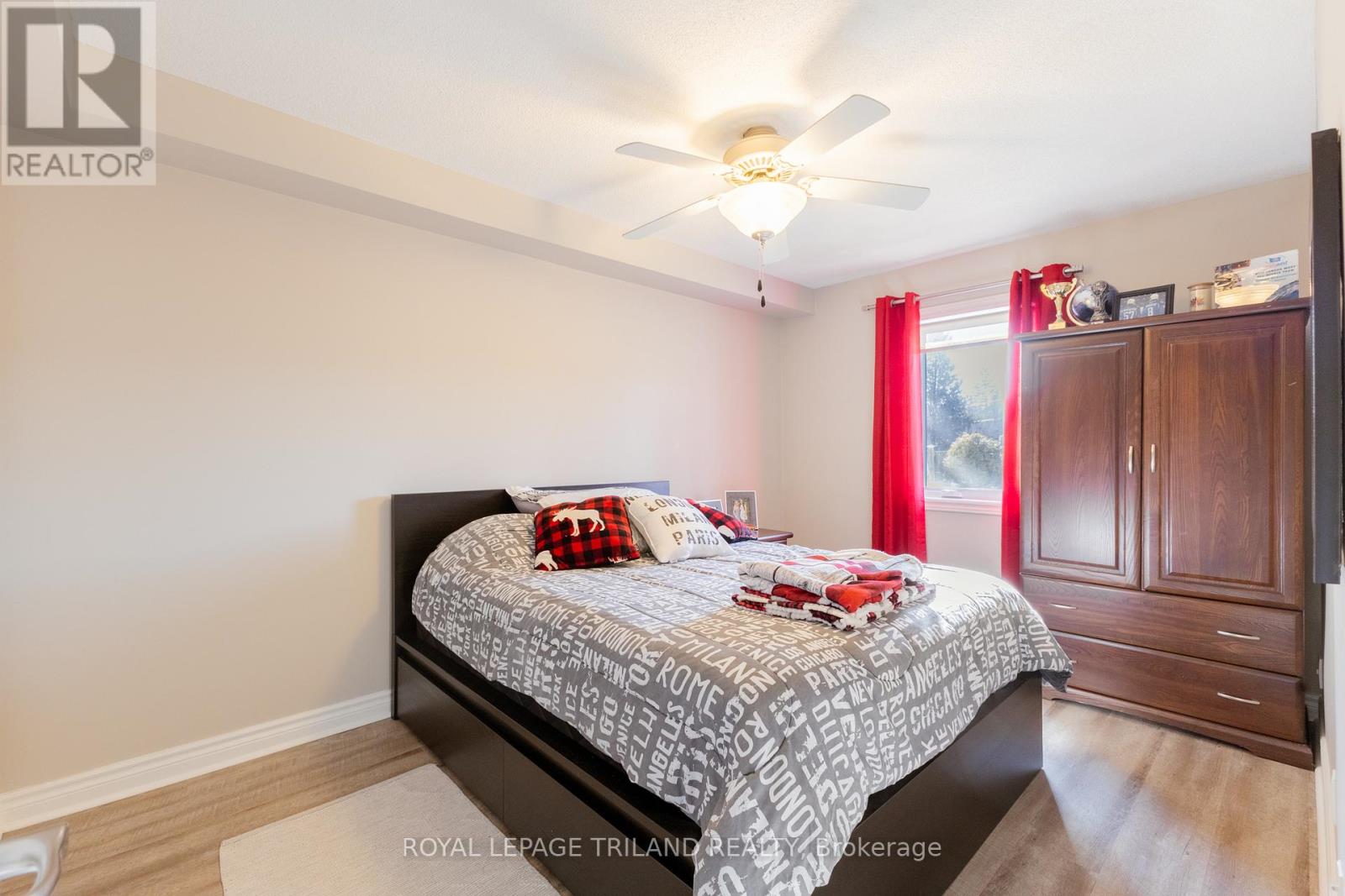 16 - 40 Ontario Street S, Lambton Shores (Grand Bend), Ontario  N0M 1T0 - Photo 28 - X12141614