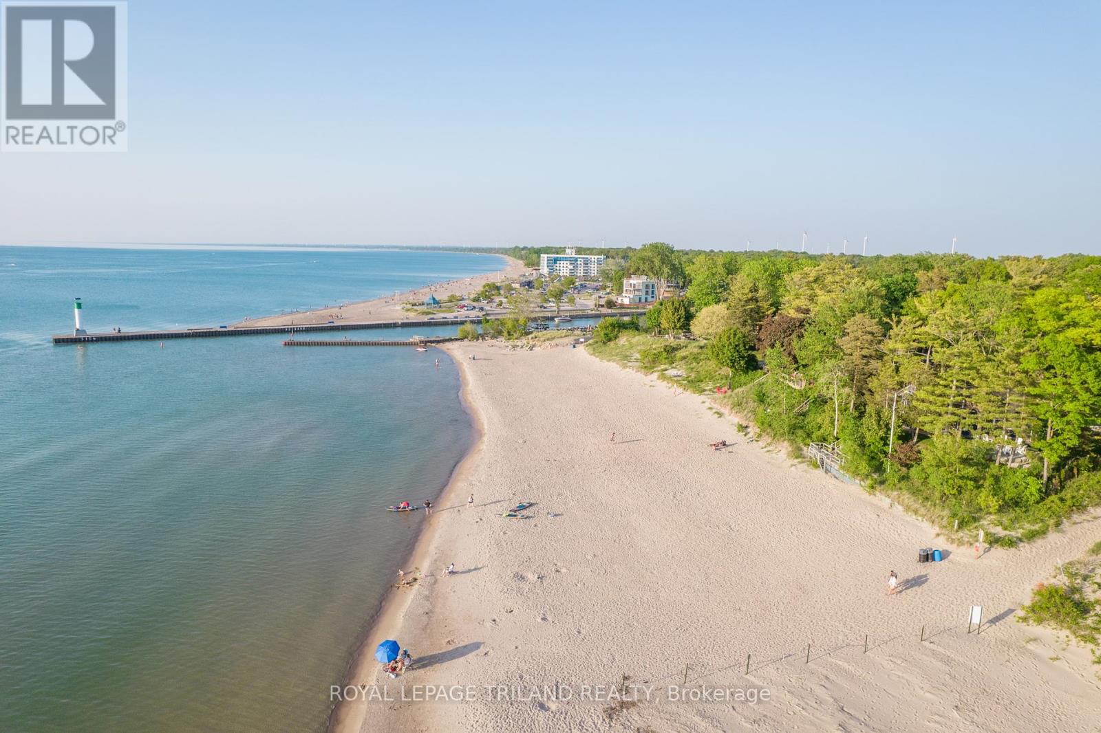 16 - 40 Ontario Street S, Lambton Shores (Grand Bend), Ontario  N0M 1T0 - Photo 8 - X12141614