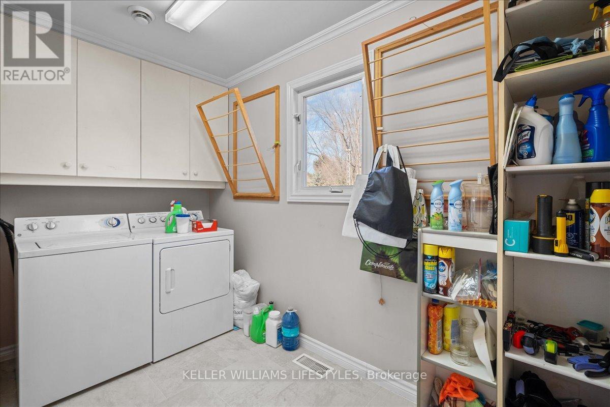 4068 Collingwood Street, Plympton-Wyoming, Ontario  N0N 1J6 - Photo 16 - X12141707