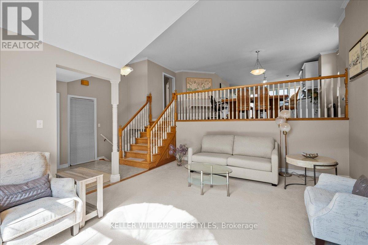 4068 Collingwood Street, Plympton-Wyoming, Ontario  N0N 1J6 - Photo 5 - X12141707