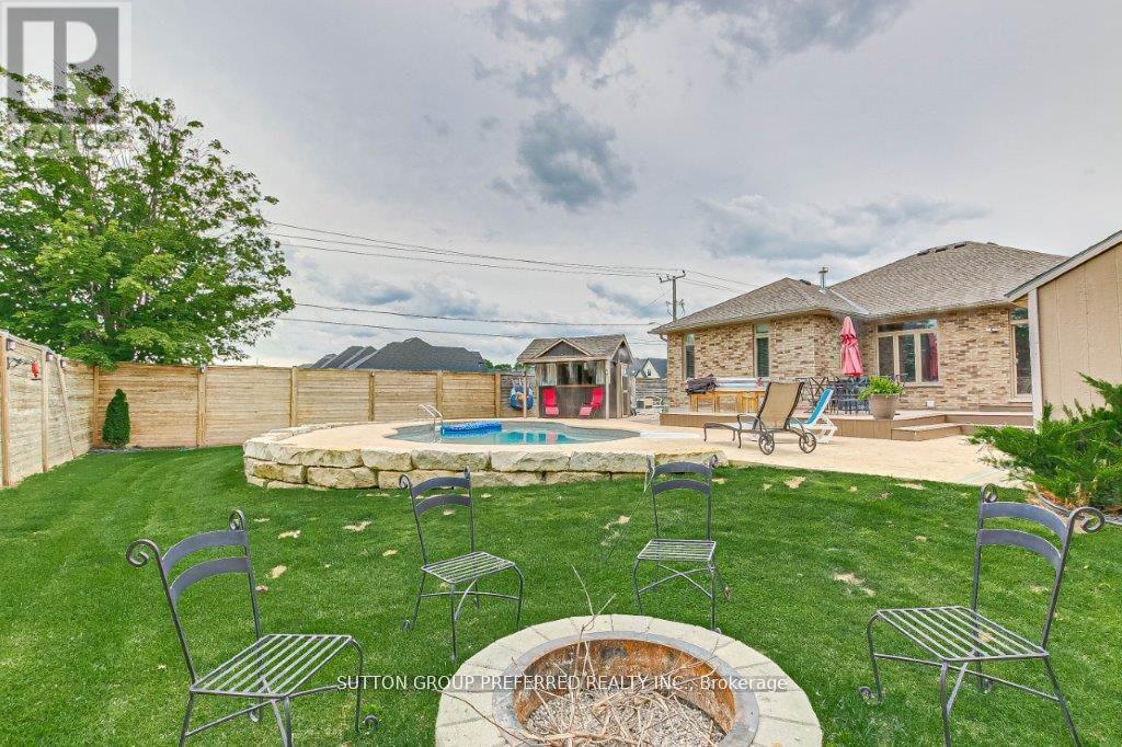 2 Brooker Trail, Thames Centre (Thorndale), Ontario  N0M 2P0 - Photo 11 - X12141718