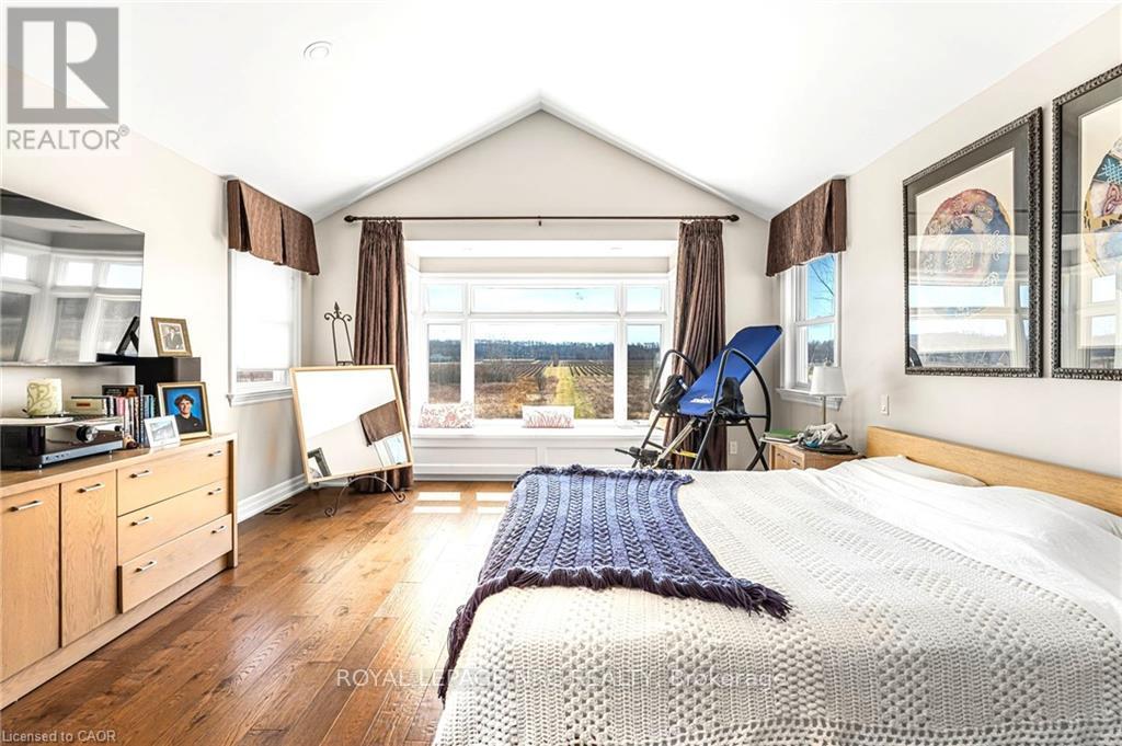 915 Queenston Road S, Niagara-On-The-Lake, Ontario  L0S 1J0 - Photo 29 - X12051267