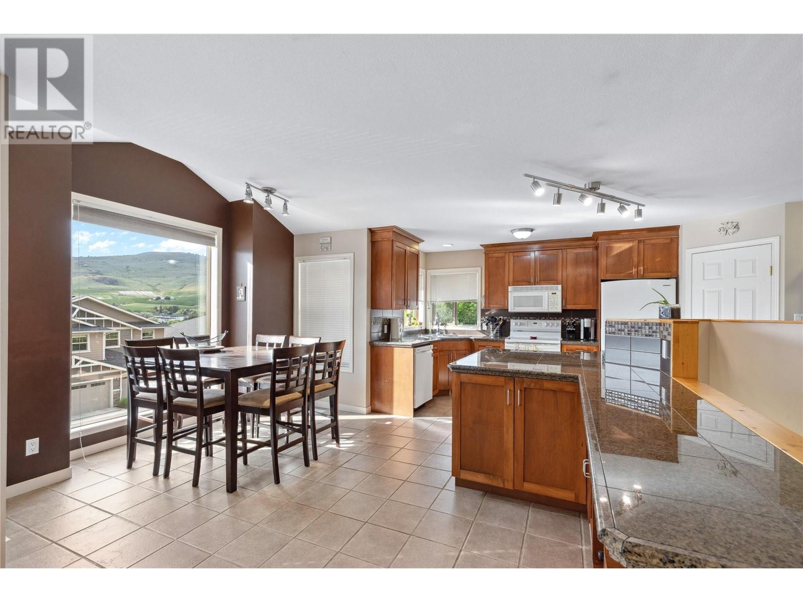 Property at 4408 Bellevue Drive image 4
