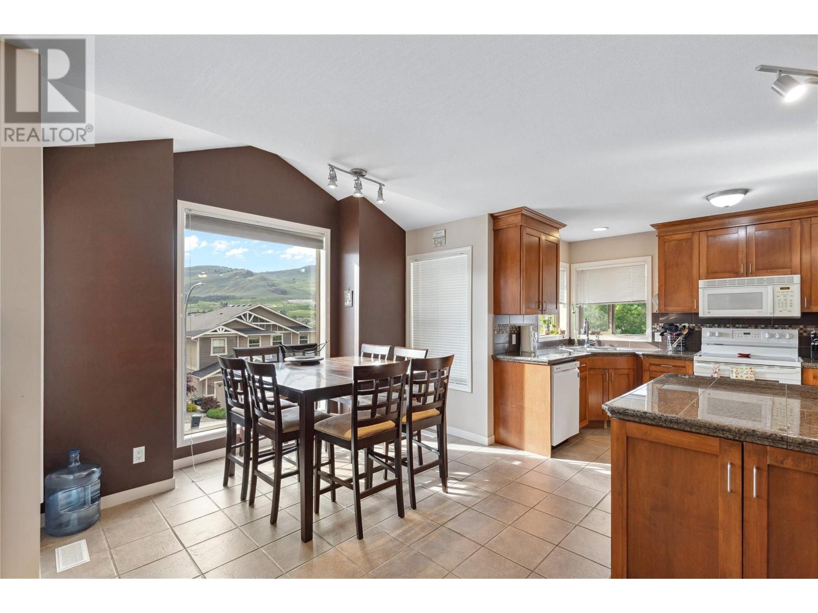 Property at 4408 Bellevue Drive image 5
