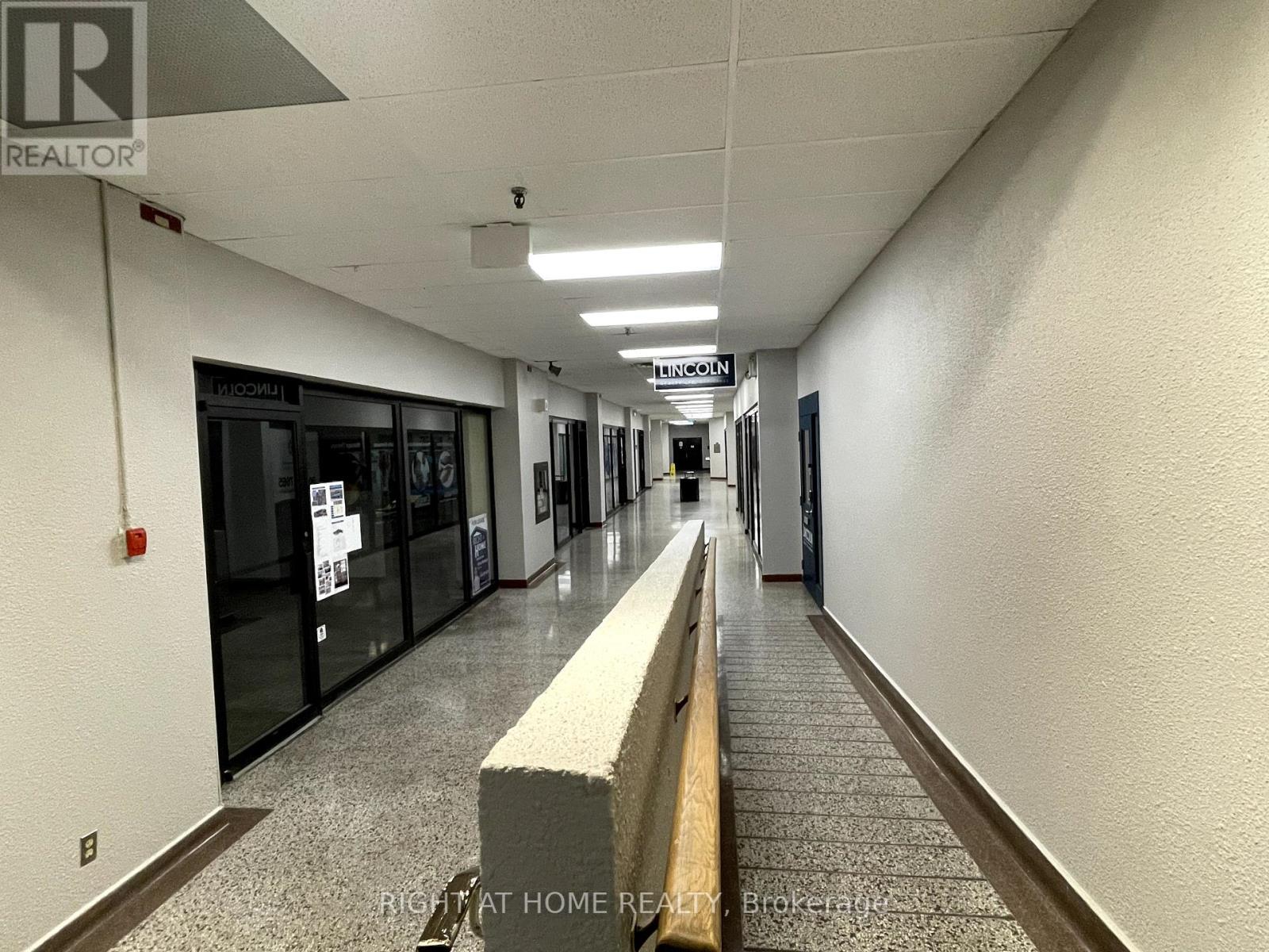 116 - 50 Richmond Street E, Oshawa (O'neill), Ontario  L1G 7C7 - Photo 2 - E12141562