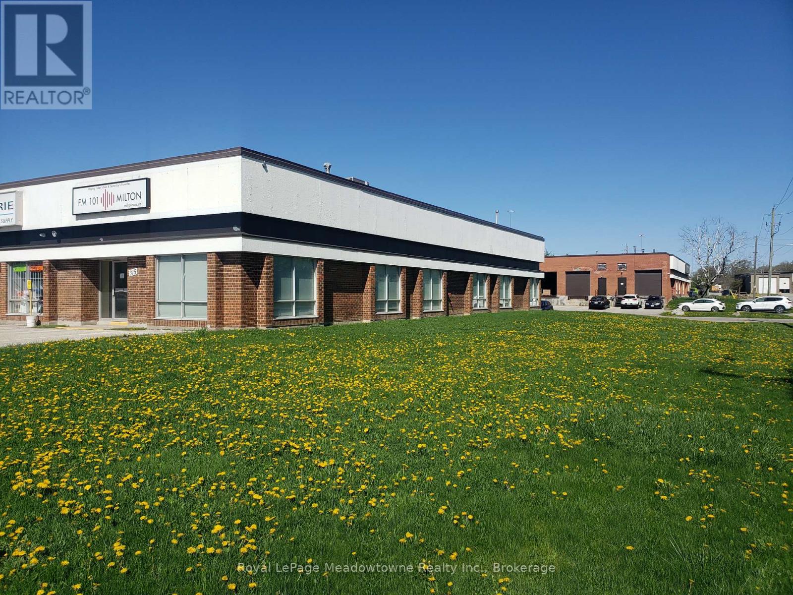 315 STEELES AVENUE E, Milton, Ontario