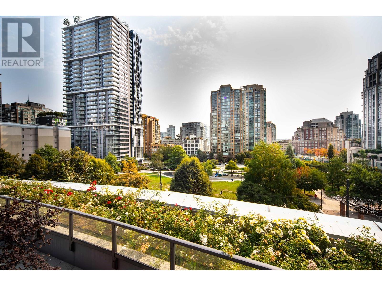 2302 1199 Seymour Street, Vancouver, British Columbia  V6B 1K3 - Photo 1 - R2997480